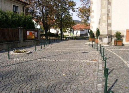 Sétáló area - bazalt kiskockakőből